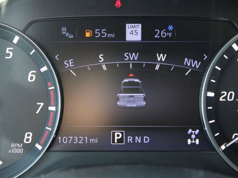 Used 2022 Nissan Titan SV w/ SV Convenience Package image 23