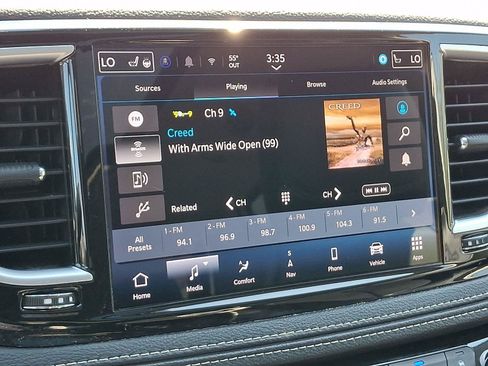 Certified 2024 Chrysler Pacifica Limited FWD image 20