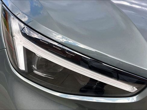 New 2026 Volvo XC40 B5 Plus w/ Protection Package Premier image 40