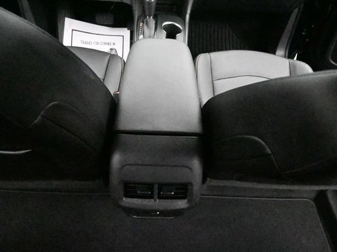 Used 2021 Chevrolet Equinox LT FWD image 21