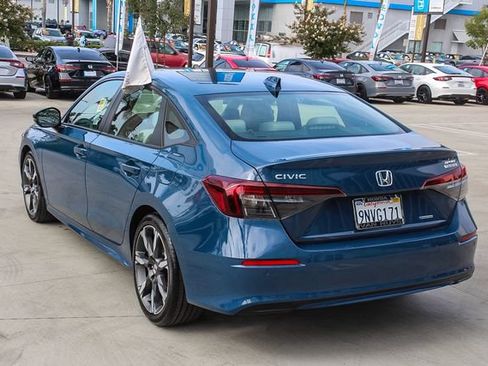 Used 2025 Honda Civic Sport Touring image 7