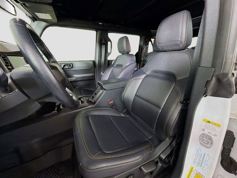 Used 2023 Ford Bronco Badlands image 12