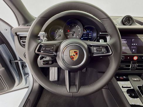 New 2026 Porsche Macan image 15