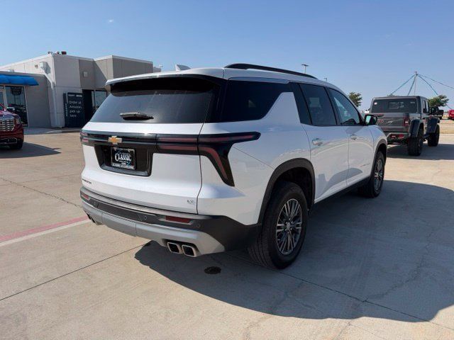 Used 2024 Chevrolet Traverse LT w/ LPO, Floor Liner Package FWD image 3