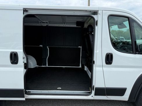 Used 2023 RAM ProMaster 2500 FWD image 13