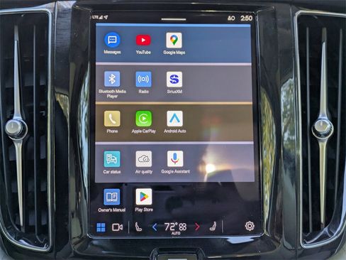 Certified 2024 Volvo XC60 B5 Plus image 22