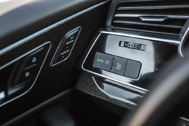 Used 2019 Audi Q8 Premium w/ Convenience Package AWD/4WD image 58