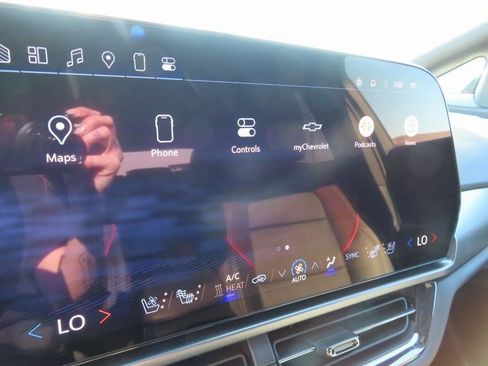 Used 2024 Chevrolet Equinox EV RS image 20