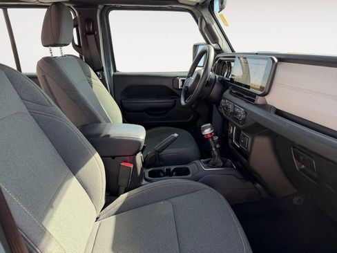 Used 2024 Jeep Wrangler Sport image 15