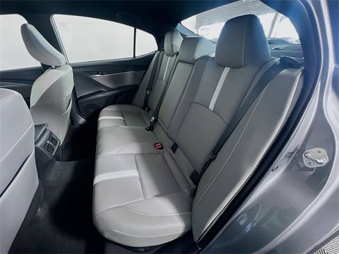 Used 2025 Toyota Camry SE image 26