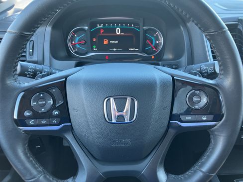 Used 2022 Honda Pilot Touring image 15