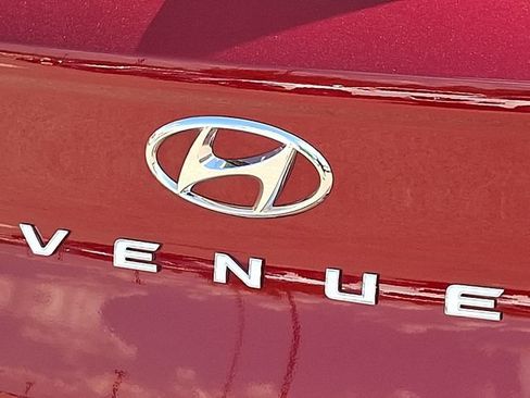 Certified 2024 Hyundai Venue Limited FWD image 30
