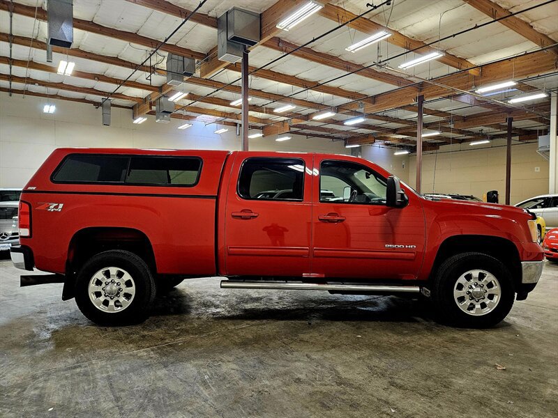 Used 2013 GMC Sierra 2500 SLT w/ Suspension Package, Off-Road AWD/4WD image 9