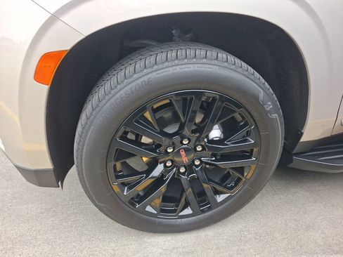 Used 2024 GMC Yukon Denali AWD/4WD image 4