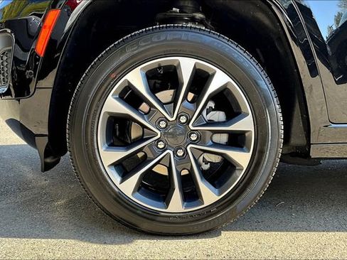 New 2025 Jeep Grand Cherokee Overland image 13