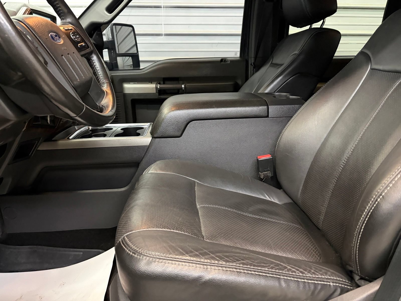 Used 2016 Ford F250 Lariat w/ Lariat Ultimate Package AWD/4WD image 8