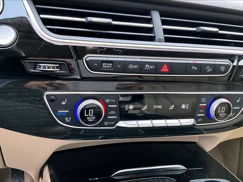 Used 2017 Audi Q7 3.0T Premium Plus image 27