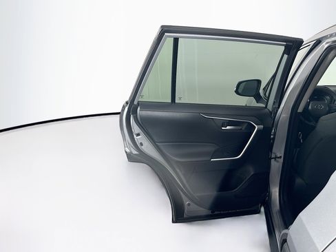 Used 2025 Toyota RAV4 XLE FWD image 27