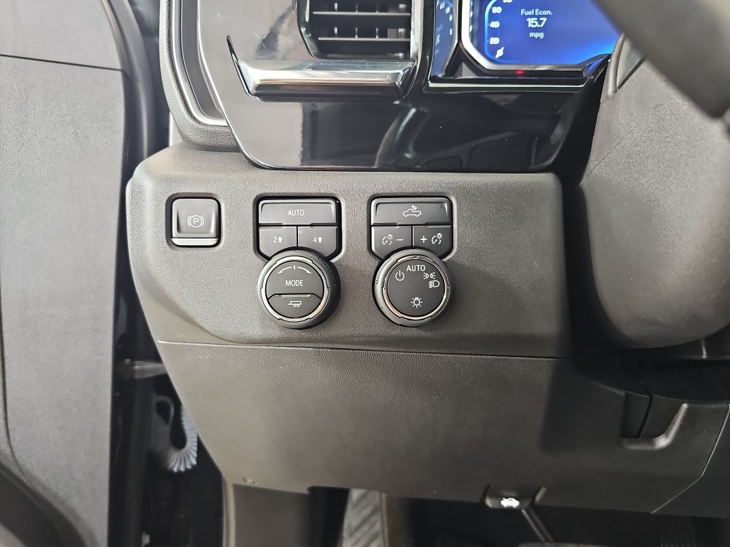 Used 2024 Chevrolet Silverado 1500 LT AWD/4WD image 31