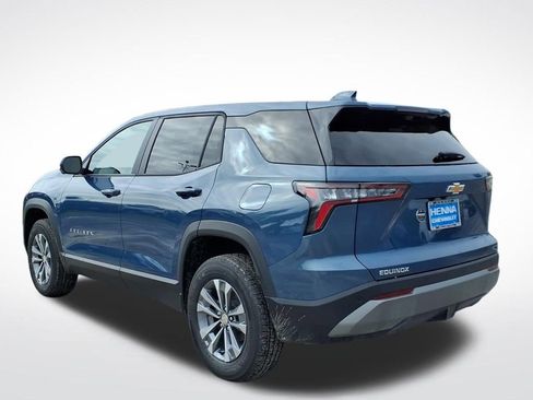 New 2026 Chevrolet Equinox LT w/ Convenience Package II FWD image 5