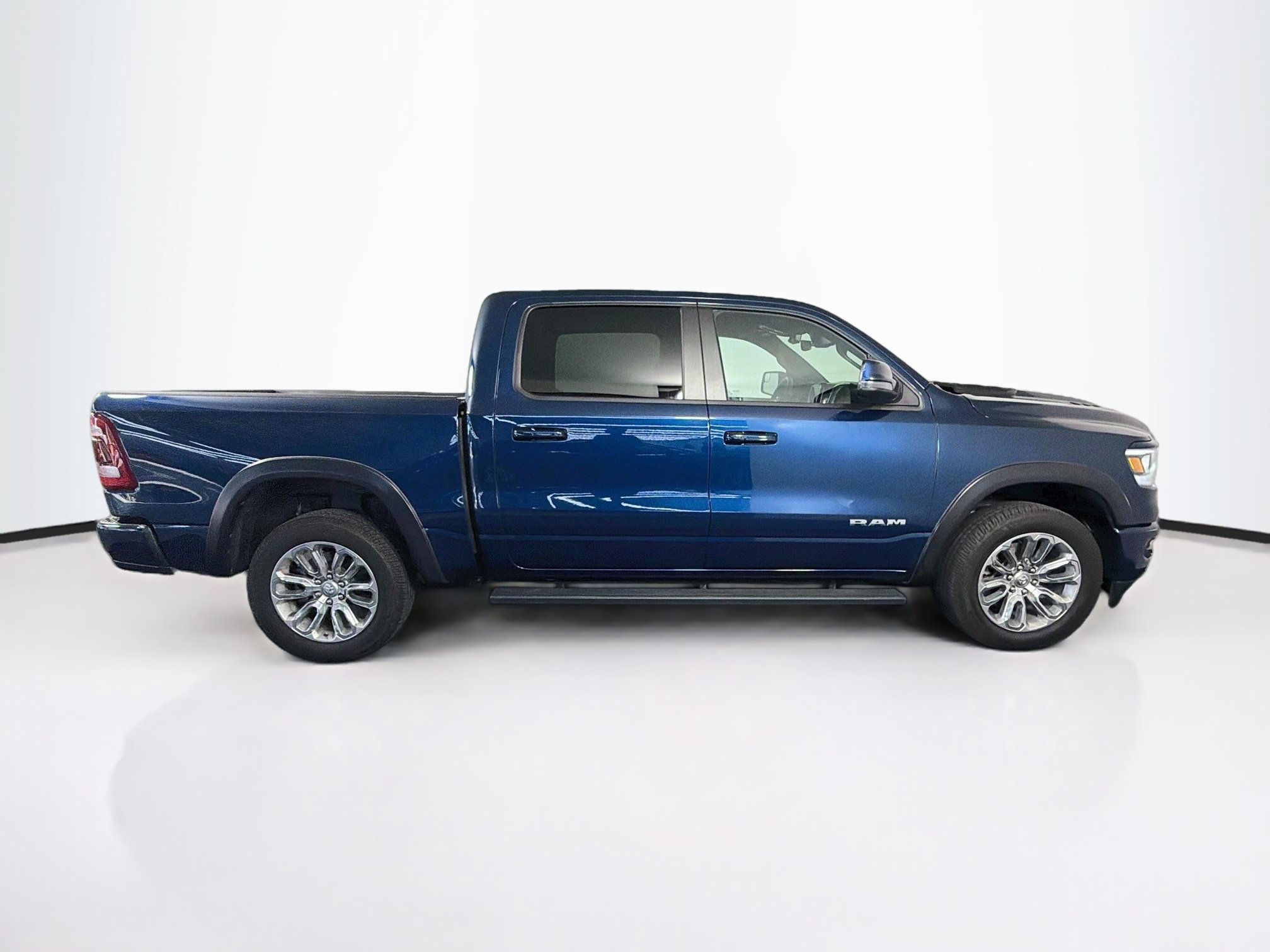Used 2024 RAM 1500 Laramie AWD/4WD image 10