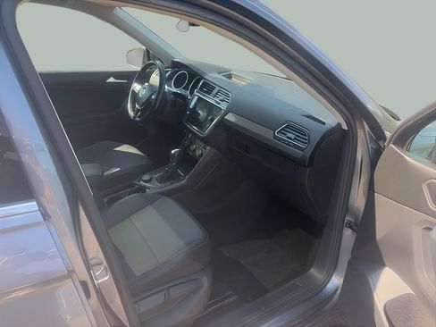 Used 2019 Volkswagen Tiguan SE w/ Panoramic Sunroof Package AWD/4WD image 13