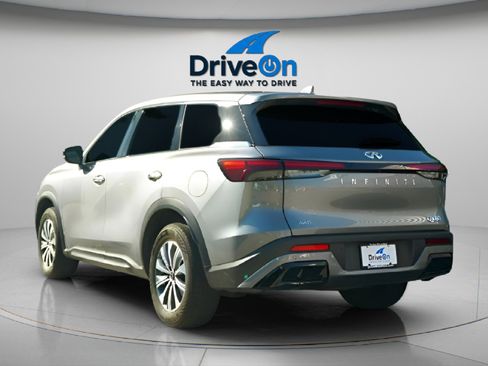 Used 2023 INFINITI QX60 Pure image 3