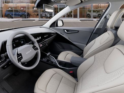 New 2025 Kia Niro EX image 17