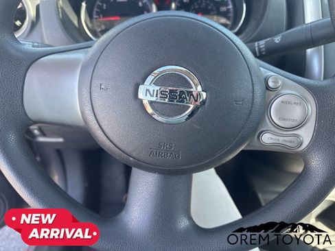 Used 2012 Nissan Versa SV FWD image 9