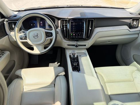 Used 2022 Volvo XC60 B5 Inscription w/ Climate Package image 16