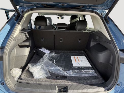 New 2026 Volkswagen Tiguan SE AWD/4WD image 11