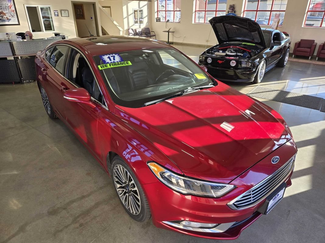 Used 2017 Ford Fusion SE w/ Fusion SE Technology Package FWD image 9