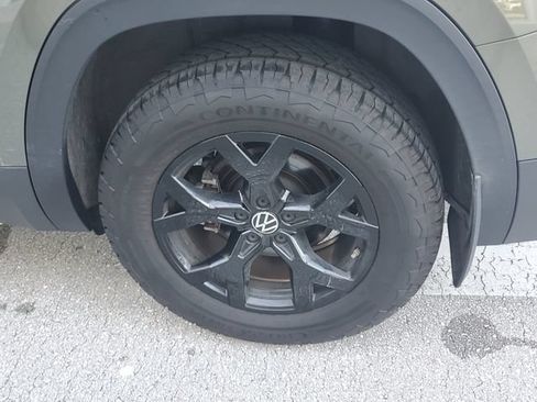 Used 2024 Volkswagen Atlas Peak Edition SE AWD/4WD image 5