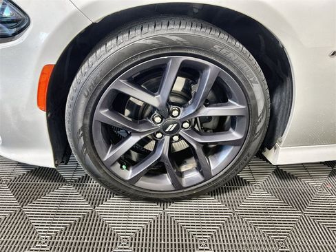 Used 2019 Dodge Charger R/T w/ Blacktop Package image 18