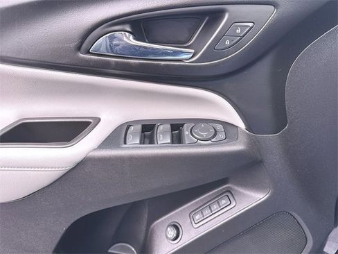 Used 2019 Chevrolet Equinox Premier image 22