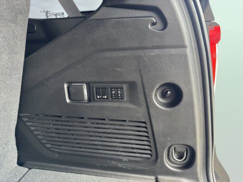 Used 2022 GMC Yukon Denali image 54