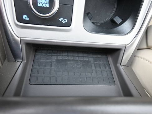 Used 2022 Ford Explorer Platinum w/ Equipment Group 601A AWD/4WD image 35