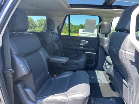 Certified 2025 Ford Expedition Max Platinum AWD/4WD image 21