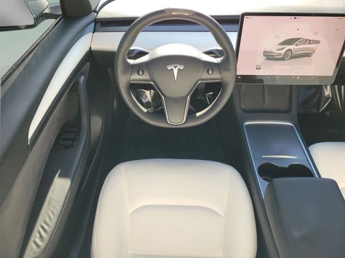 Used 2023 Tesla Model 3 Standard Range image 8