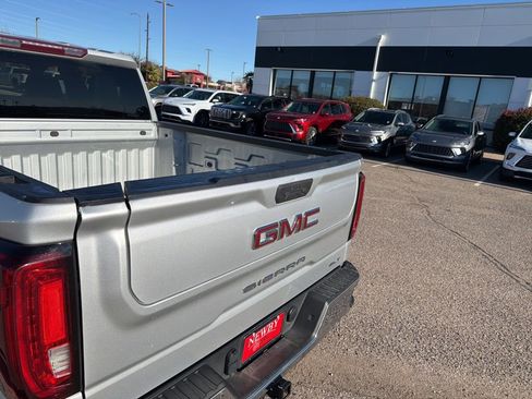 Used 2022 GMC Sierra 1500 SLT w/ X31 Off-Road Package image 17