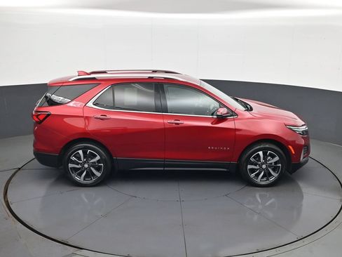 Used 2024 Chevrolet Equinox Premier AWD/4WD image 25