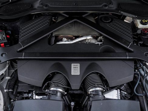 Used 2024 Aston Martin DB12 Coupe image 34