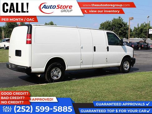Used 2017 Chevrolet Express 2500 Extended RWD image 6