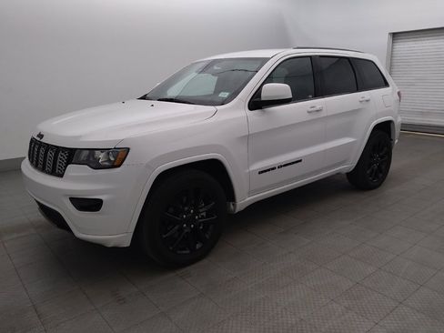 Used 2021 Jeep Grand Cherokee Laredo X RWD image 2
