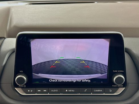 Used 2023 Nissan Rogue SV image 22