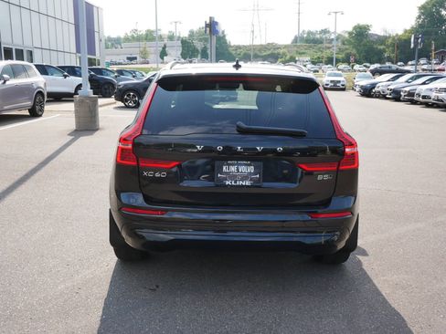 Used 2022 Volvo XC60 B5 Momentum w/ Climate Package AWD/4WD image 6
