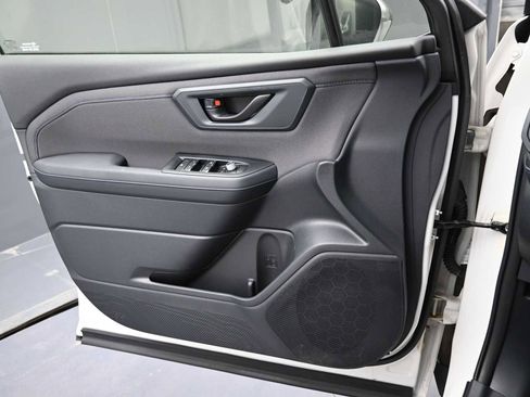 Used 2025 Subaru Forester Premium image 11