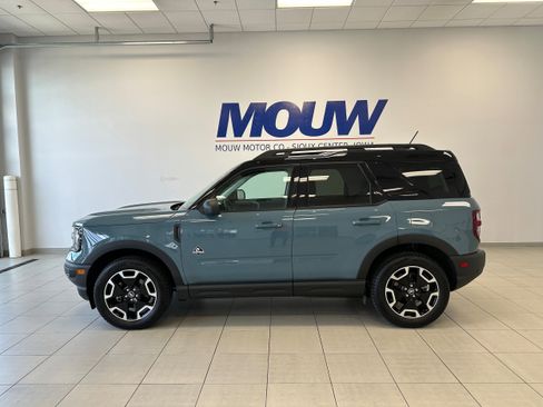 Used 2023 Ford Bronco Sport Outer Banks AWD/4WD image 1