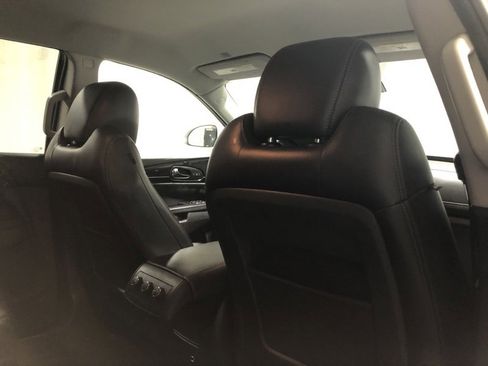 Used 2017 Buick Enclave Leather image 12