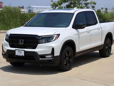 New 2026 Honda Ridgeline Black Edition image 3